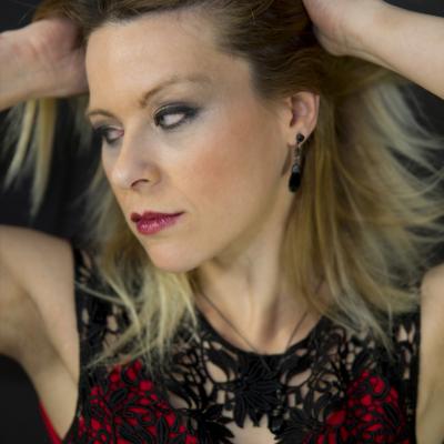 Sesión de fotos: Erzebeth de Rull - Rojo&Negro 3-1