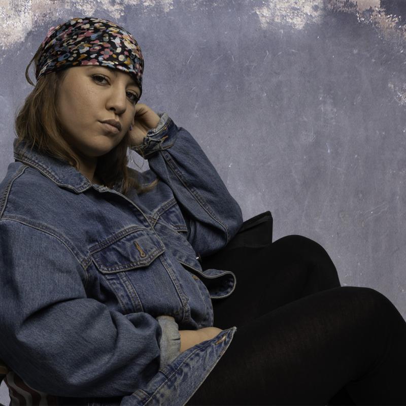 Sesión fotos Miriam: Y una silla 034