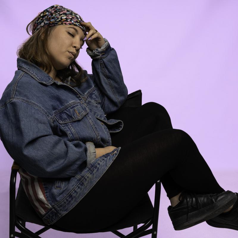 Sesión fotos Miriam: Y una silla 035