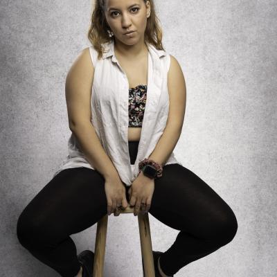 Sesión fotos Miriam: Y una silla 040