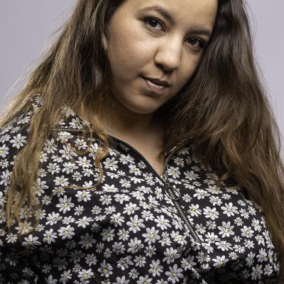 Sesión fotos Miriam: Camisa de flores 050