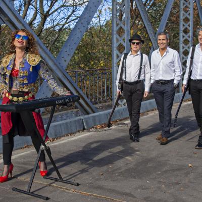 Sesión fotos Vicky Larraz - Olé Olé 106