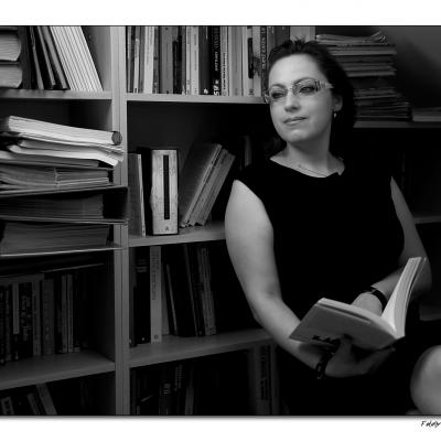 Bibliotecaria en B&W
