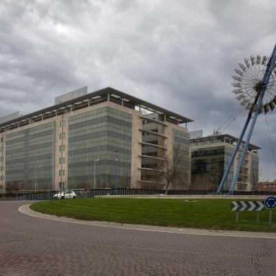 En medio de la rotonda