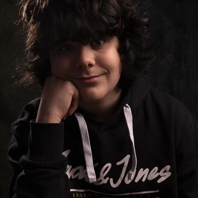 Una sonrisa desde la sombra